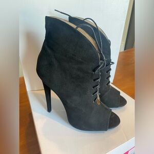 Just fab Veryn suede Heels, Size 8.5